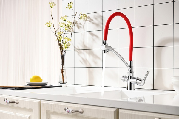 Смеситель для кухни LEMARK Comfort с поворотным изливом LM3070C-Red хром/красный