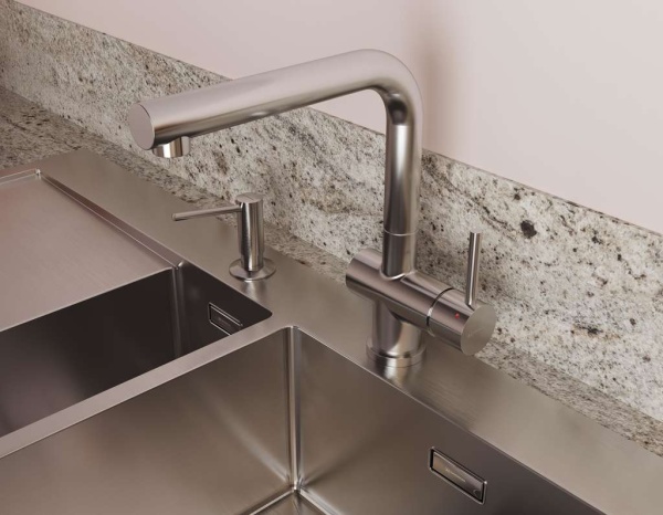 Смеситель для кухни OMOIKIRI Koriyama с поворотным изливом 4991005 нержавеющая сталь