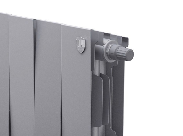 Радиатор ROYAL THERMO PianoForte 200 18С 144/28 НП серебристый матовый