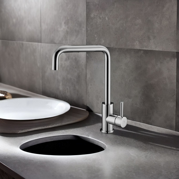 Смеситель для кухни RAIBER Graceful с поворотным изливом RP-013