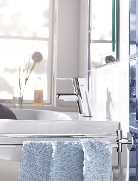 Полотенцедержатель GROHE Essentials 40371001 двойной