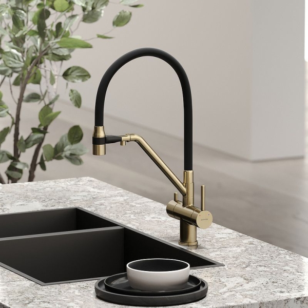 Смеситель для кухни SANCOS Dora с гибким изливом и подключ. фильтра SC4003BG золото брашированное