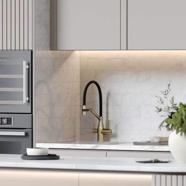 Смеситель для кухни SANCOS Orta с гибким изливом и подключ. фильтра SC4008BG золото брашированное